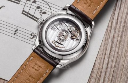 浪琴手表表带哪种高档？不锈钢表带高档还是真皮表带高档？手表品牌