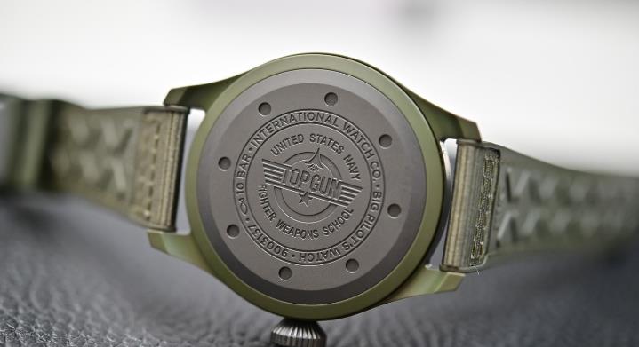 IWC万国表发布全新“森林绿”翠绿色瓷器手表（图）