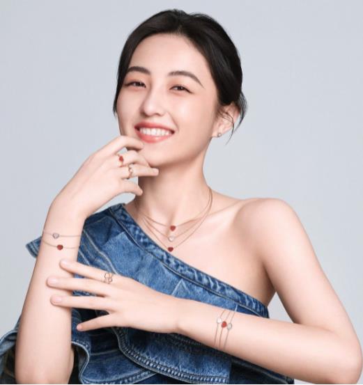 萧邦宣布新生代演员张子枫出任品牌大使 灵动时尚演绎全新My Happy Hearts珠宝(图)